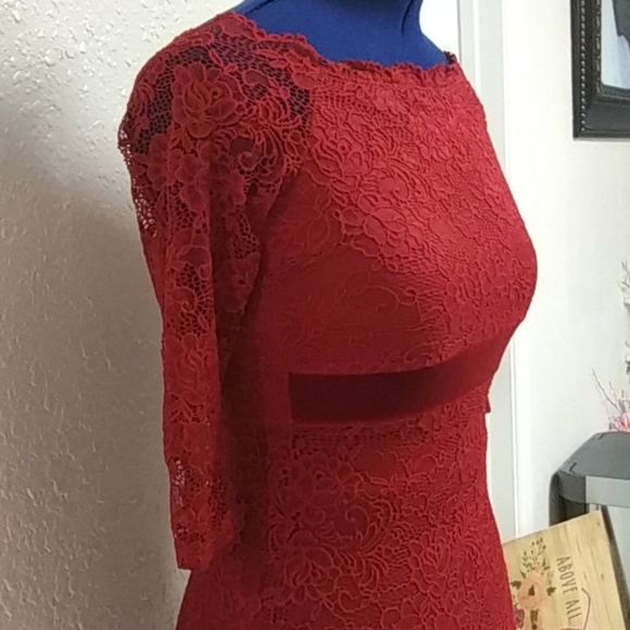 Dresses - Picture 3 of 4